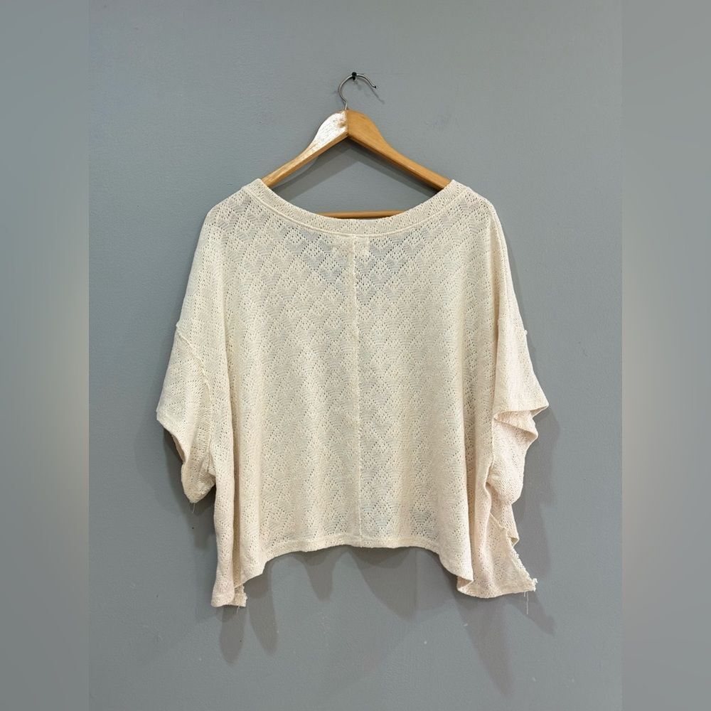 SALE! Cream Bucket List Wide Cut Cropped Sweater Size L EUC - Picture 4 of 6
